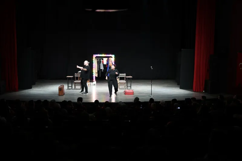 Aydın Büyükşehir Belediyesi Şehir Tiyatroları Yeni Sezona Başladı